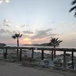 Private & With Sea View וילה יאליקאבאק